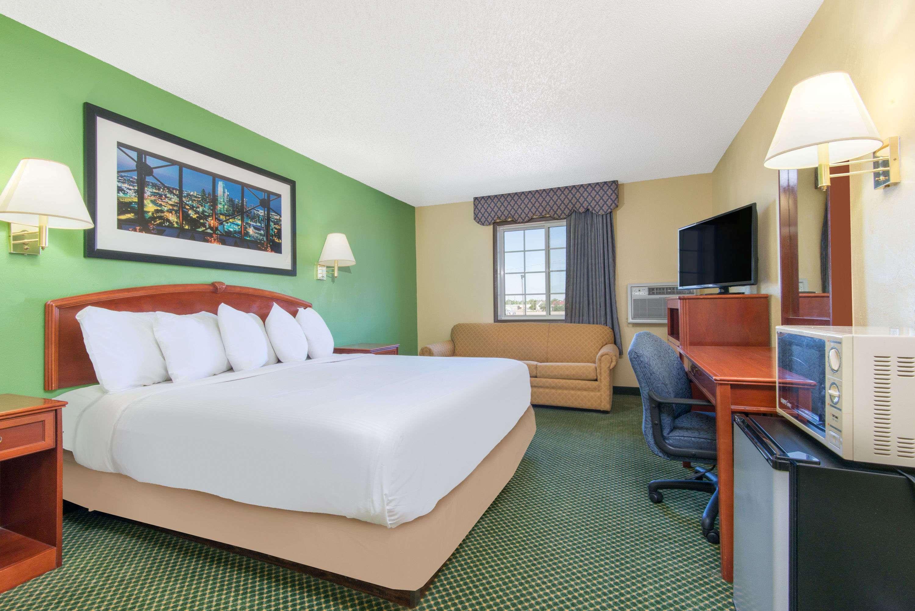 Days Inn By Wyndham Great Bend Luaran gambar
