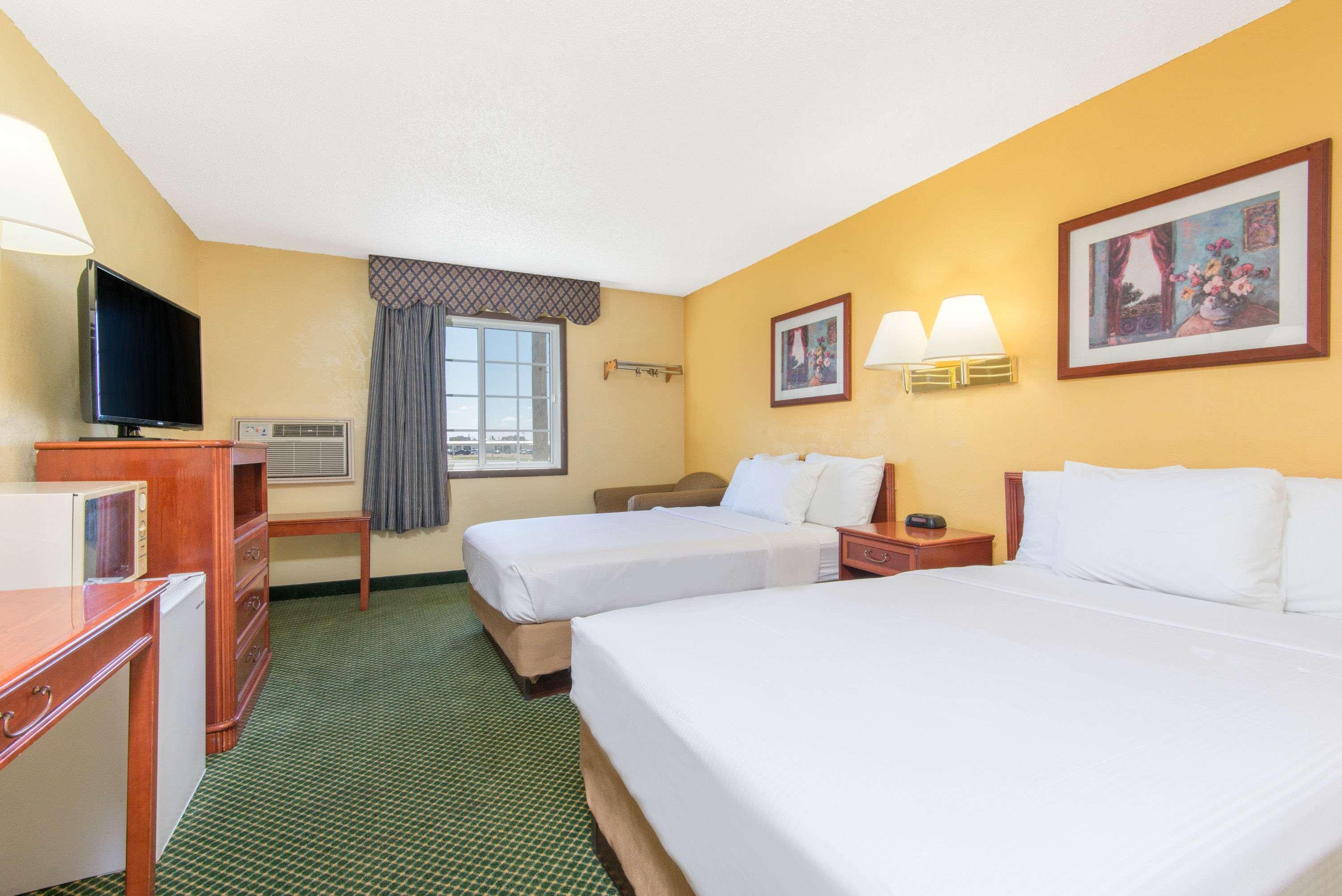 Days Inn By Wyndham Great Bend Luaran gambar